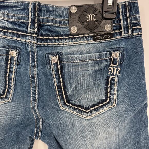 Miss Me Jeans Women's Size 27 Boyfriend Denim Shorts Cuffed Distressed Med Blue - Picture 6 of 8